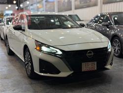 نيسان ألتيما